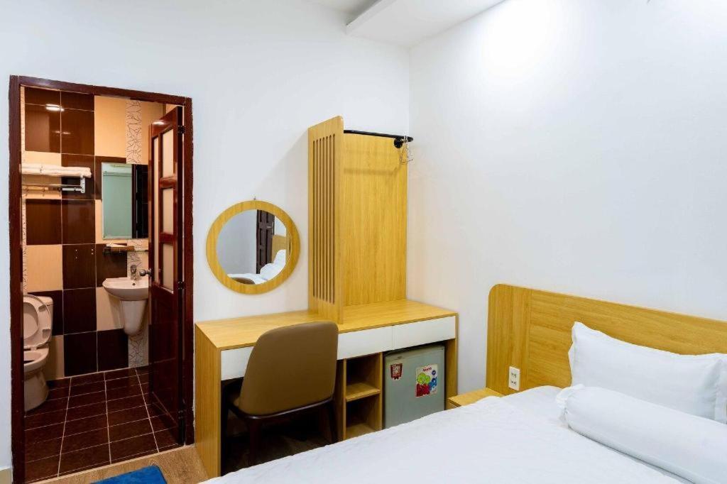 Tuan Viet Hotel Dinh Tien Hoang Хошимин Экстерьер фото